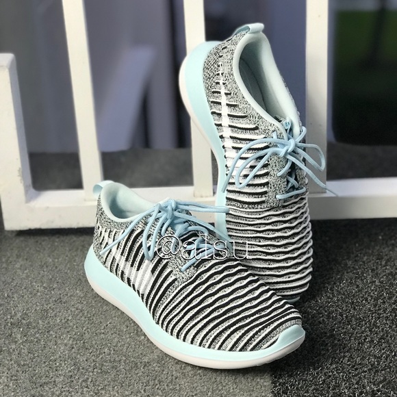 NWT Nike Roshe Two Flyknit Blue WMNS - Picture 2 of 8